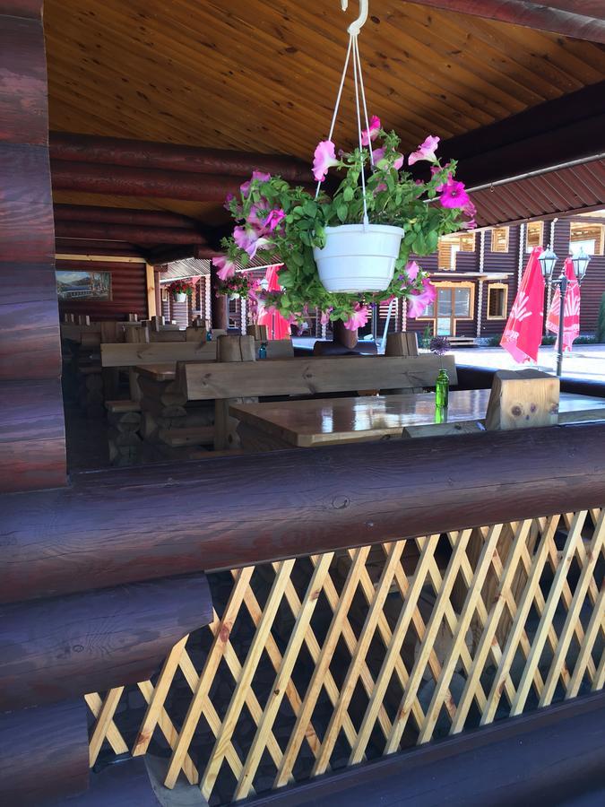 Hotel Berloga Burlach'ya Balka Buitenkant foto