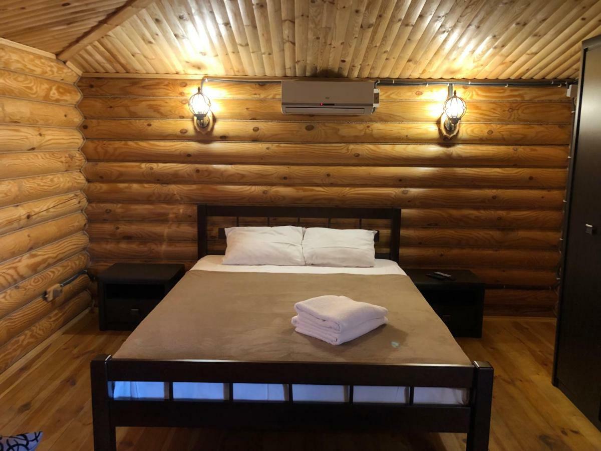 Hotel Berloga Burlach'ya Balka Buitenkant foto
