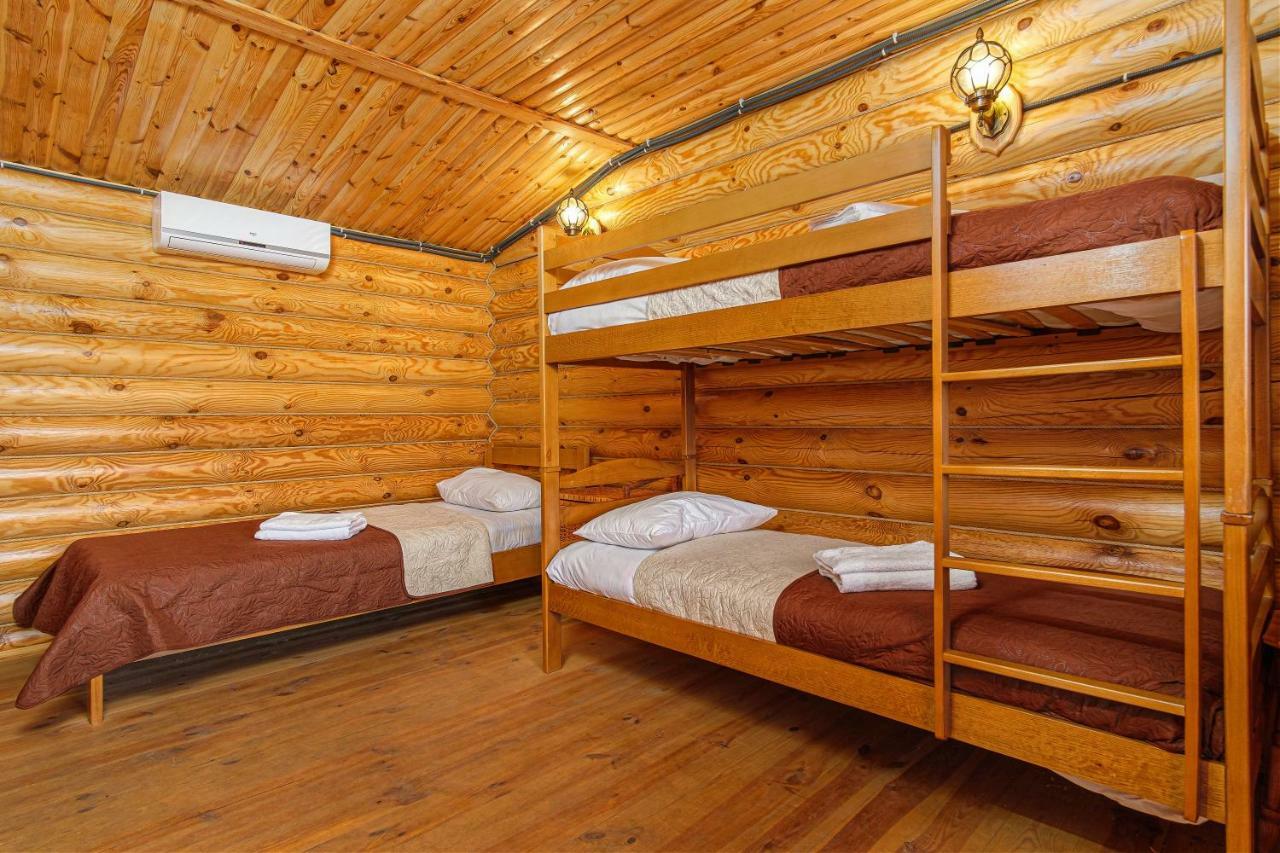 Hotel Berloga Burlach'ya Balka Buitenkant foto