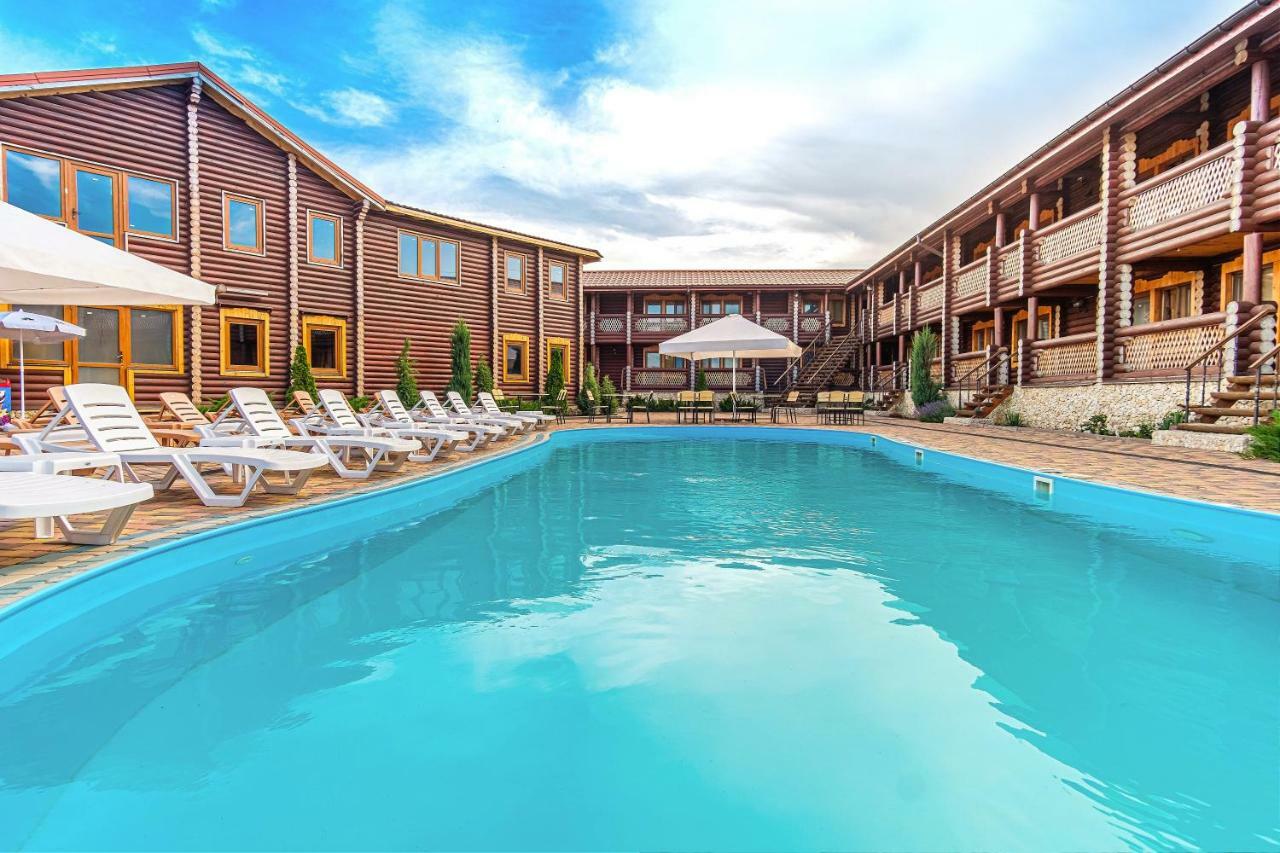 Hotel Berloga Burlach'ya Balka Buitenkant foto