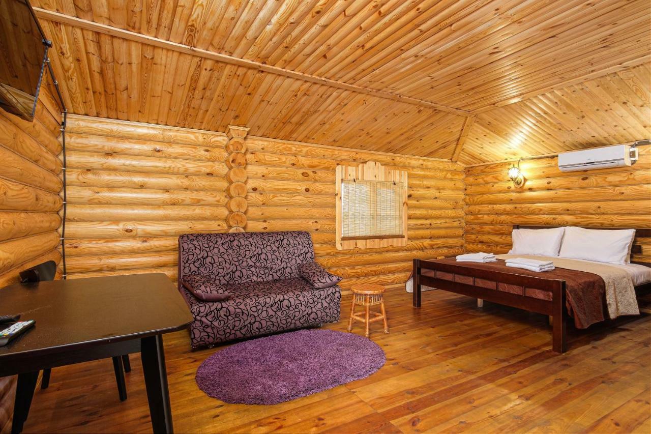 Hotel Berloga Burlach'ya Balka Buitenkant foto
