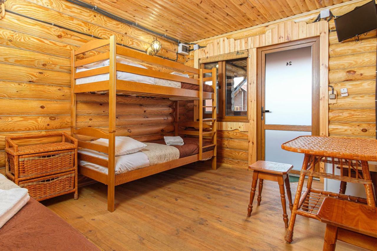 Hotel Berloga Burlach'ya Balka Buitenkant foto