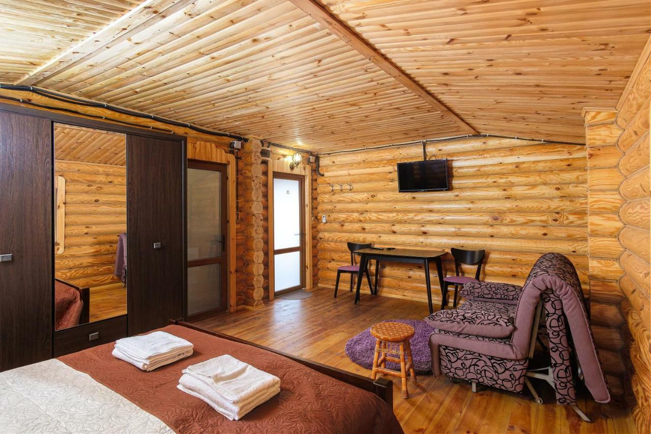 Hotel Berloga Burlach'ya Balka Buitenkant foto